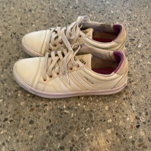 Girls white adidas sneakers - size Girls 6.5